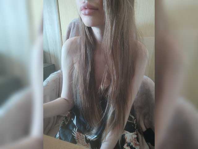 Alexi12 live cam on BongaCams