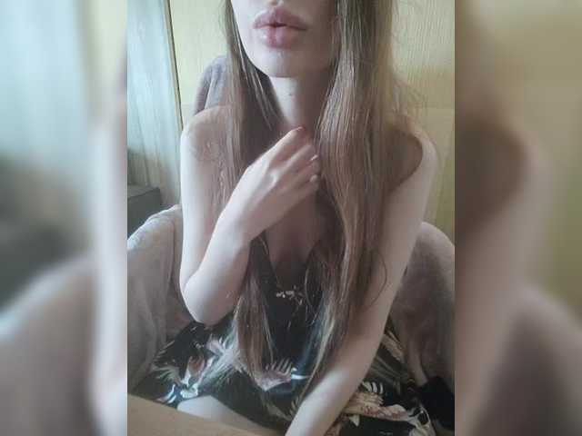 Alexi12 live cam on BongaCams