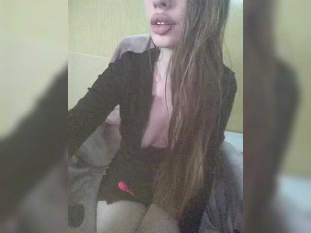 Alexi12 live cam on BongaCams