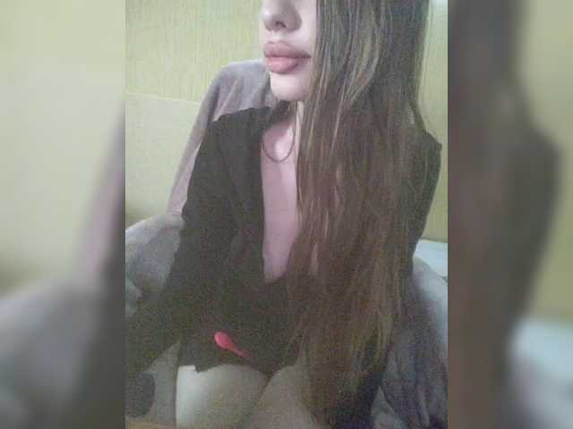 Alexi12 live cam on BongaCams