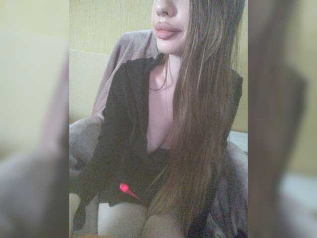 Alexi12 live cam on BongaCams