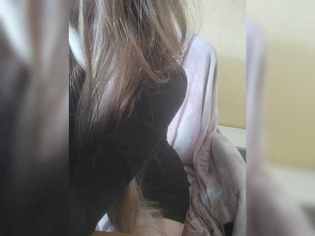 Alexi12 live cam on BongaCams