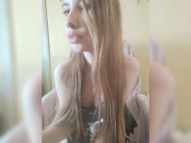Alexi12 live cam on BongaCams