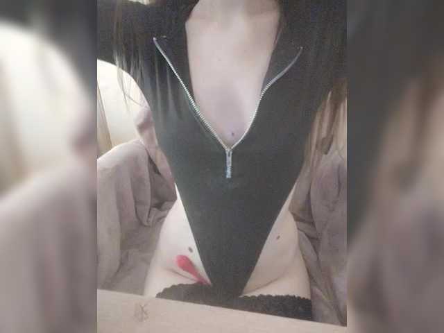 Alexi12 live cam on BongaCams