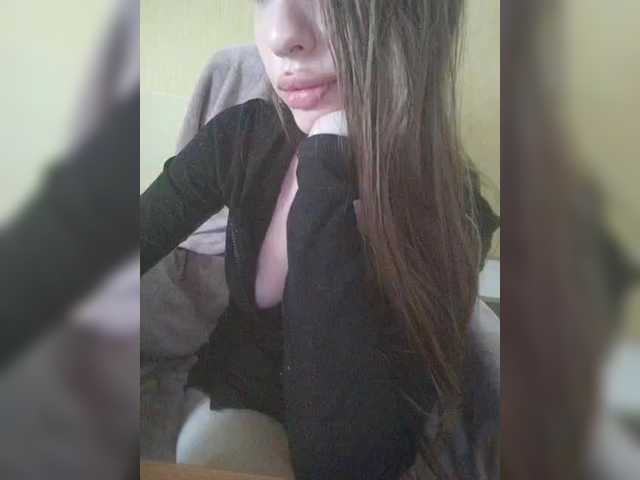 Alexi12 live cam on BongaCams