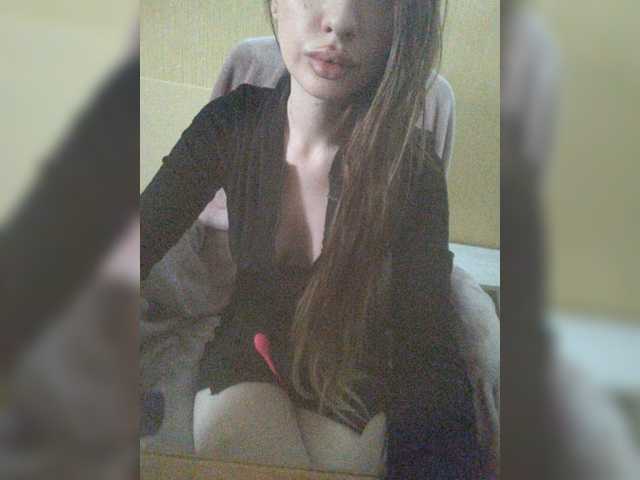 Alexi12 live cam on BongaCams