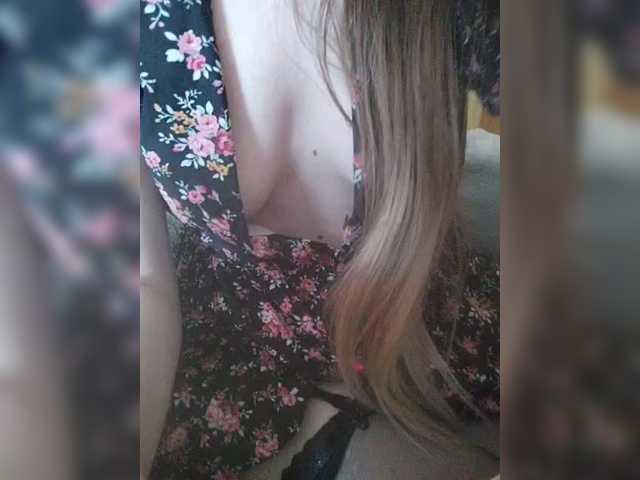 Alexi12 live cam on BongaCams