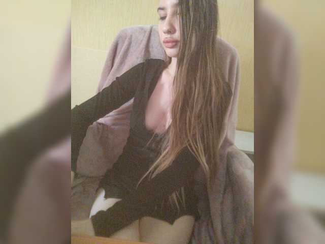 Alexi12 live cam on BongaCams