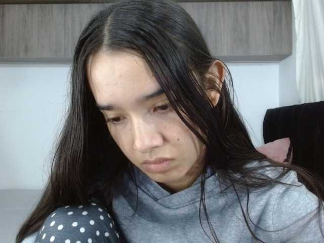 Moon--1 live cam on BongaCams