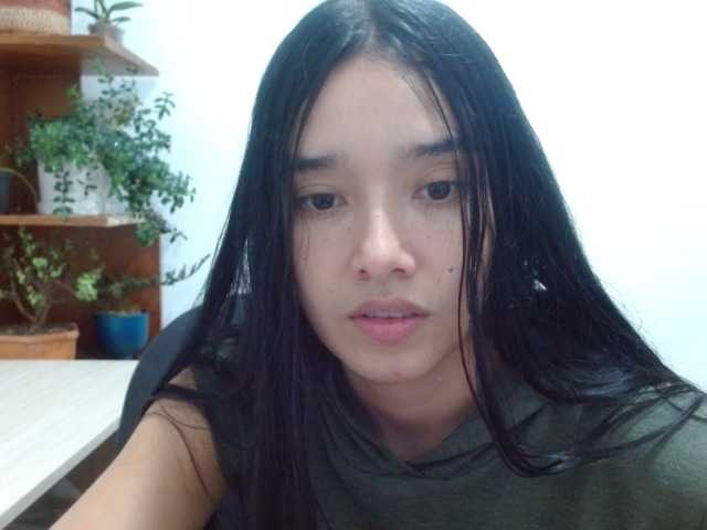 Moon--1 live cam on BongaCams