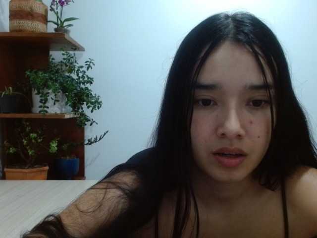 Moon--1 live cam on BongaCams