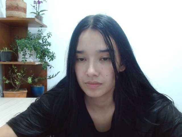 Moon--1 live cam on BongaCams