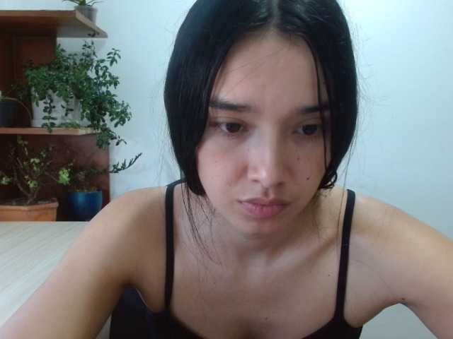 Moon--1 live cam on BongaCams