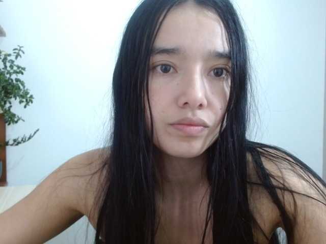 Moon--1 live cam on BongaCams