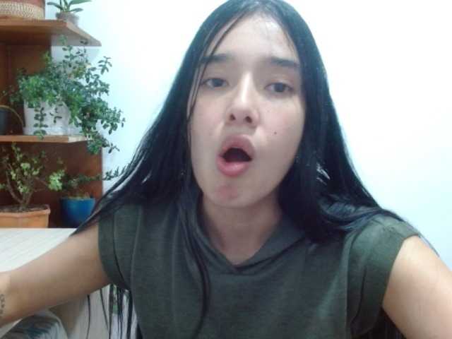 Moon--1 live cam on BongaCams