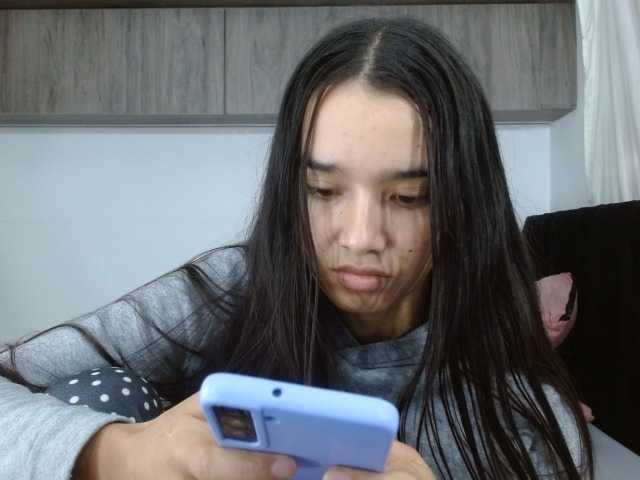 Moon--1 live cam on BongaCams