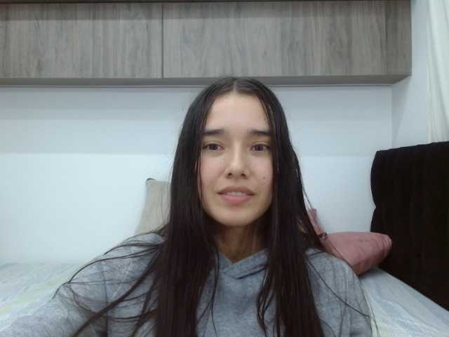 Moon--1 live cam on BongaCams