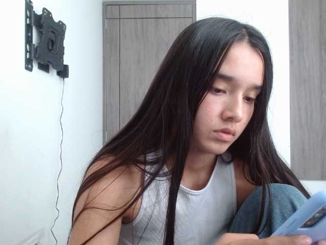 Moon--1 Live Cam on BongaCams