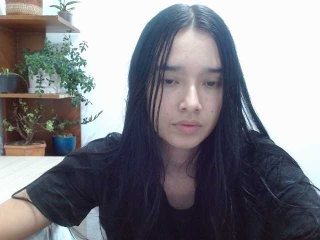 Moon--1 live cam on BongaCams