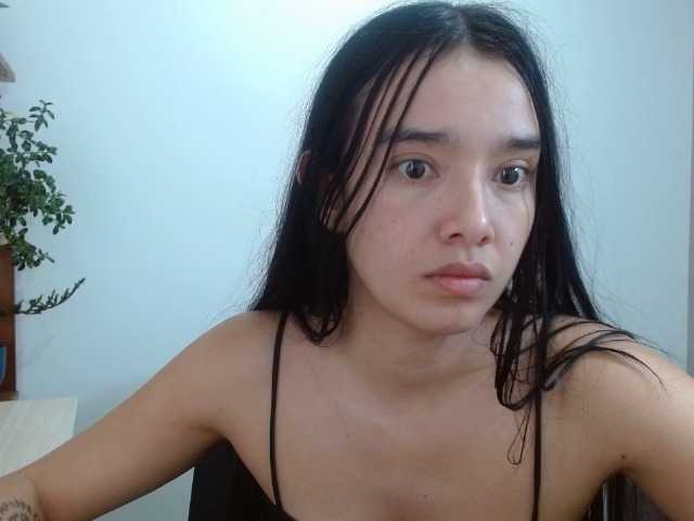 Moon--1 live cam on BongaCams
