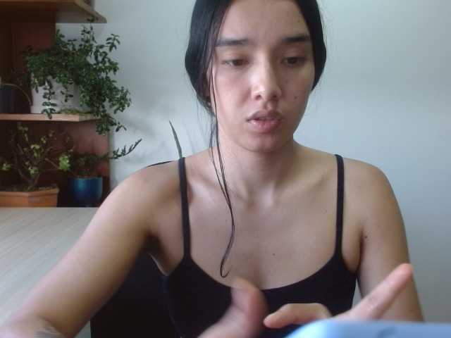 Moon--1 live cam on BongaCams
