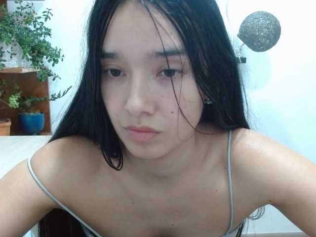 Moon--1 live cam on BongaCams
