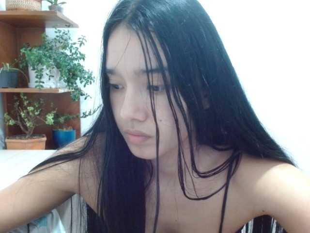 Moon--1 live cam on BongaCams