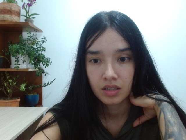 Moon--1 live cam on BongaCams