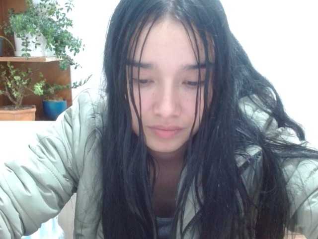 Moon--1 live cam on BongaCams