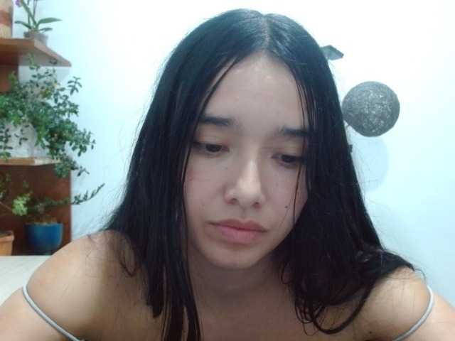 Moon--1 live cam on BongaCams
