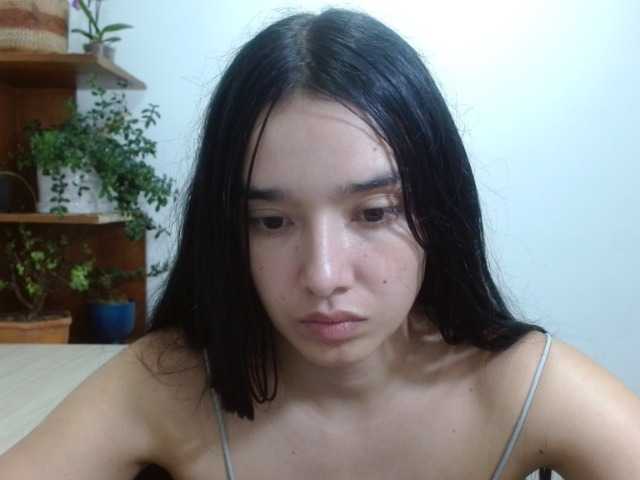 Moon--1 live cam on BongaCams