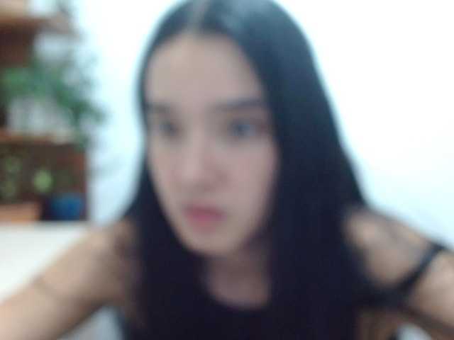 Moon--1 live cam on BongaCams