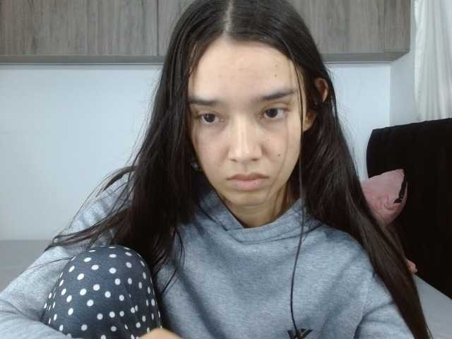 Moon--1 live cam on BongaCams