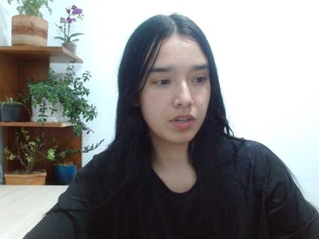 Moon--1 live cam on BongaCams