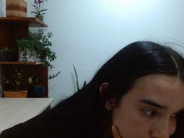 Moon--1 live cam on BongaCams