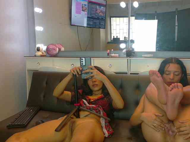 FarianaJulie webcam