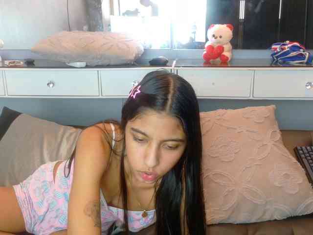 FarianaJulie webcam