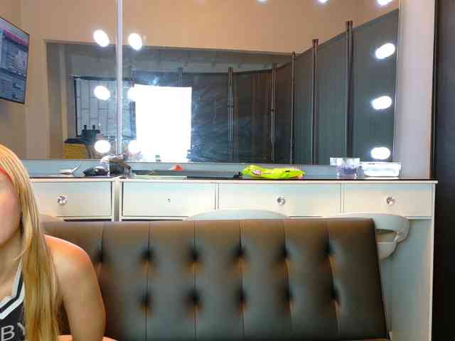 FarianaJulie webcam