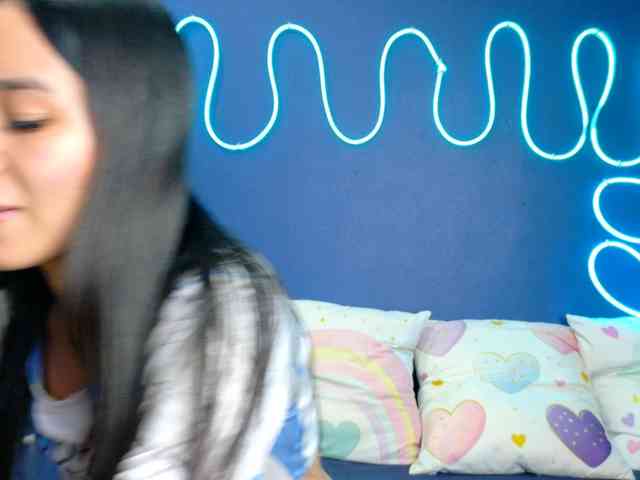 FarianaJulie webcam