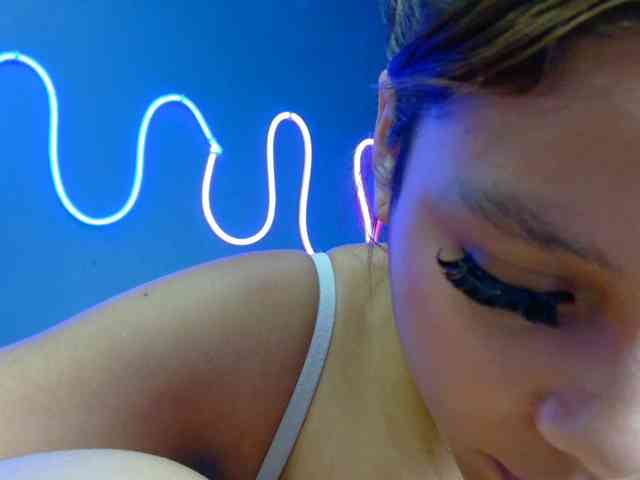 FarianaJulie webcam