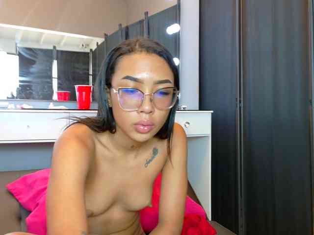 FarianaJulie webcam