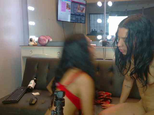 FarianaJulie webcam