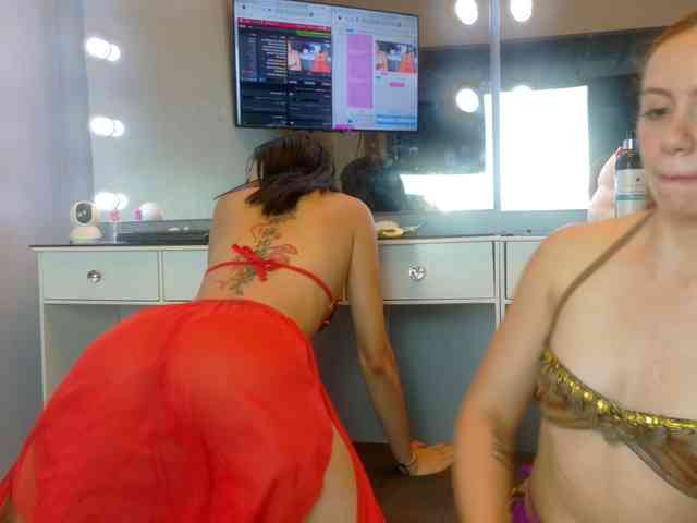 FarianaJulie webcam