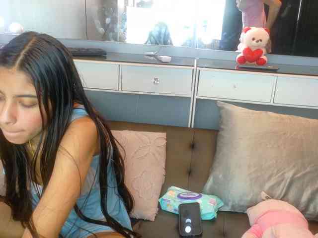 FarianaJulie webcam