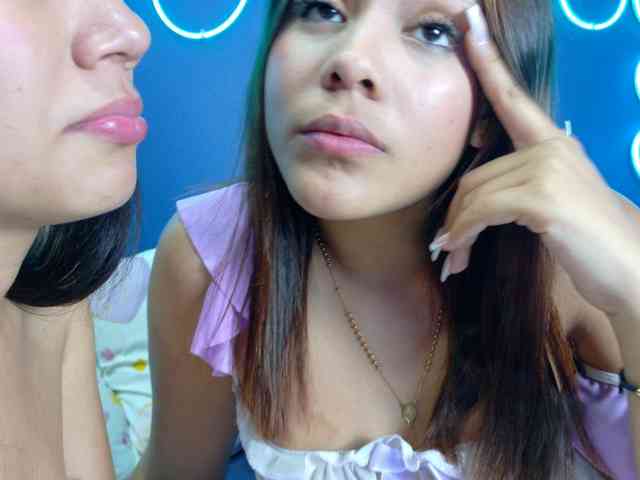 FarianaJulie webcam