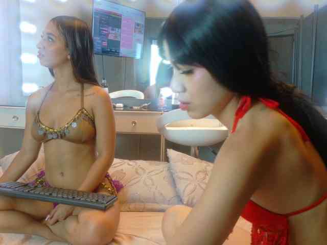 FarianaJulie webcam