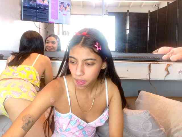 FarianaJulie webcam