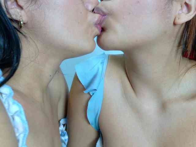 FarianaJulie webcam