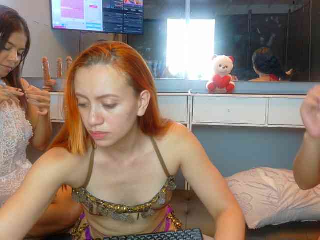 Model: FarianaJulie