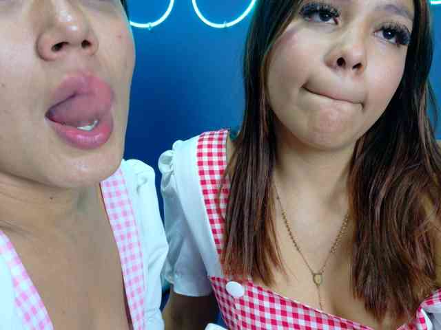 FarianaJulie webcam